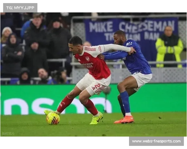 阿森纳1-0客胜埃弗顿，哲凯赖什点射助枪手锁定圣诞冠军